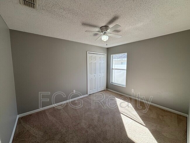 Building Photo - 715 Piermont Dr