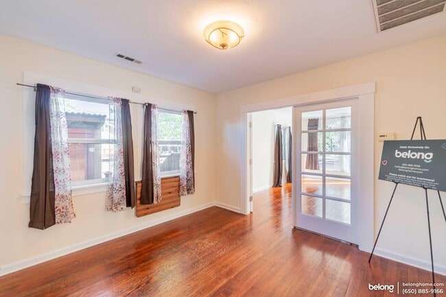 Building Photo - 2400 Bonar St