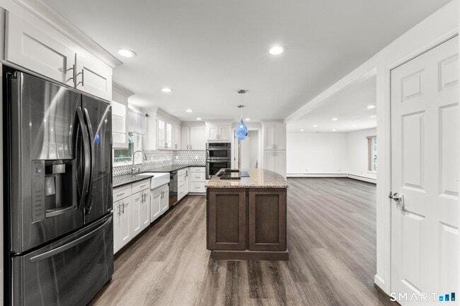 Building Photo - 125 Birchwood Dr