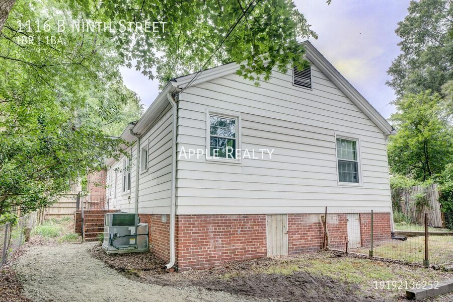 Building Photo - 1116 9th St