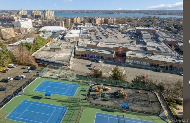 Primary Photo - 133-25 Blossom Ave