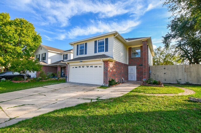 Building Photo - 11659 Evesborough Dr