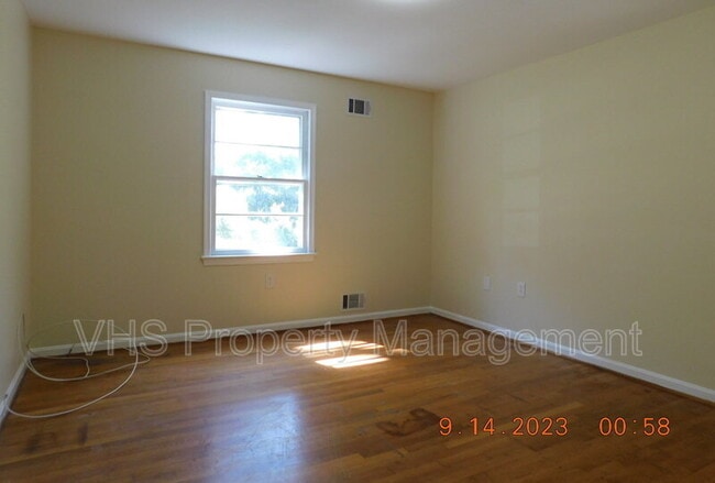 Building Photo - 8691 Old Dumfries Rd