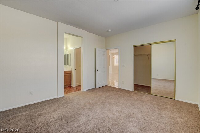 Building Photo - 9890 Ridgehaven Ave