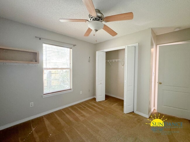 Building Photo - Cul-de-Sac Charm: Beautiful 4 Bedroom Home in Mary Esther Near Beaches and Bases!