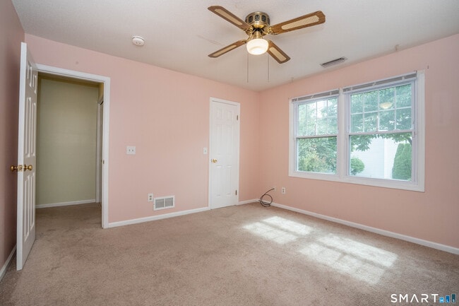 Building Photo - 302 Briarwood Ct