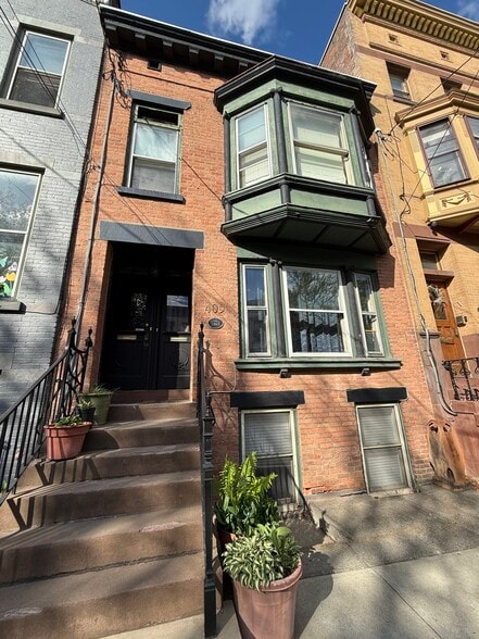 Building Photo - 409 Hamilton St