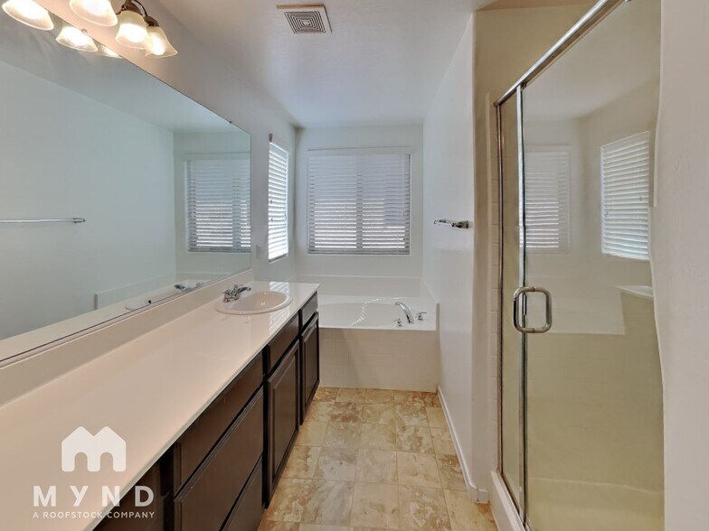 Building Photo - 7693 Lots Hills Dr