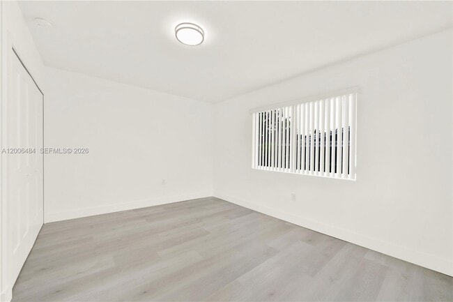 Building Photo - 350 Aledo Ave