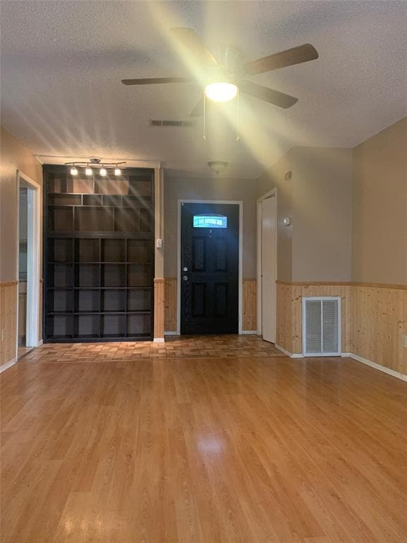 Building Photo - 11701 Bayou Bend