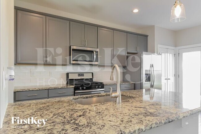 Building Photo - 143 Douglas Fir Pl