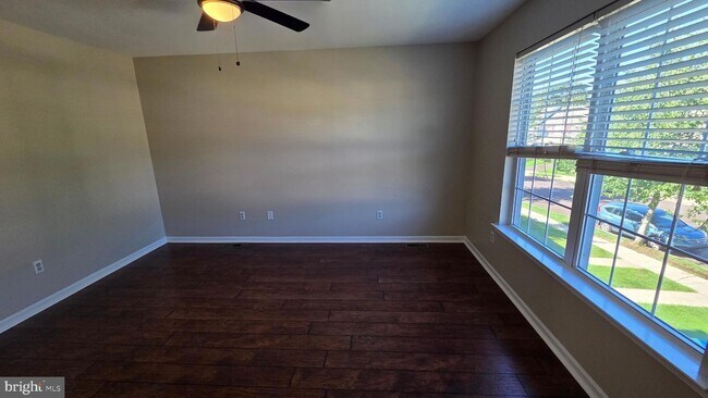 Building Photo - 131 Sunnyside Ln