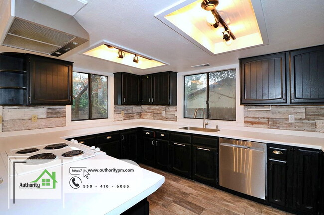 Building Photo - 1232 Hawthorne Ave