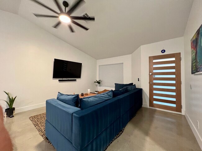 Building Photo - 68245 Empalmo Rd