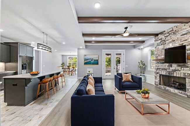 Building Photo - 601 Joyce Ave