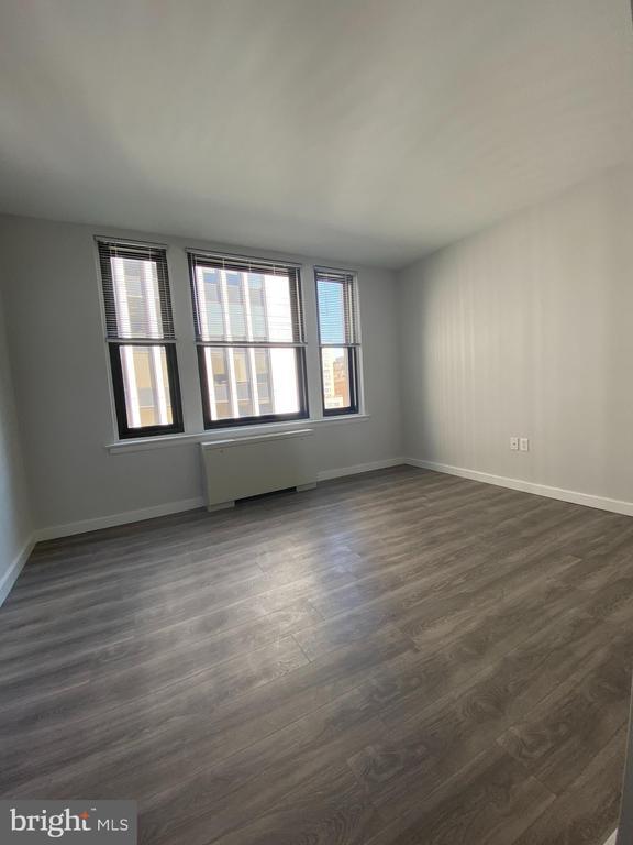 Building Photo - 135 S 19th St