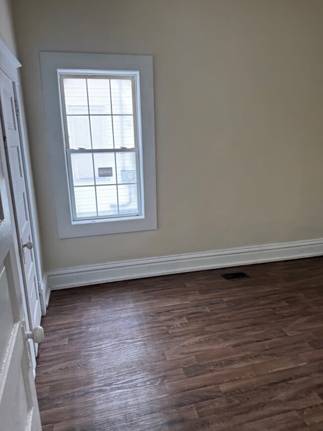 Building Photo - 1460 N Edward St