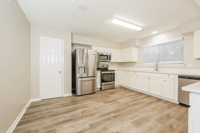 Building Photo - 4911 Larksong Ln