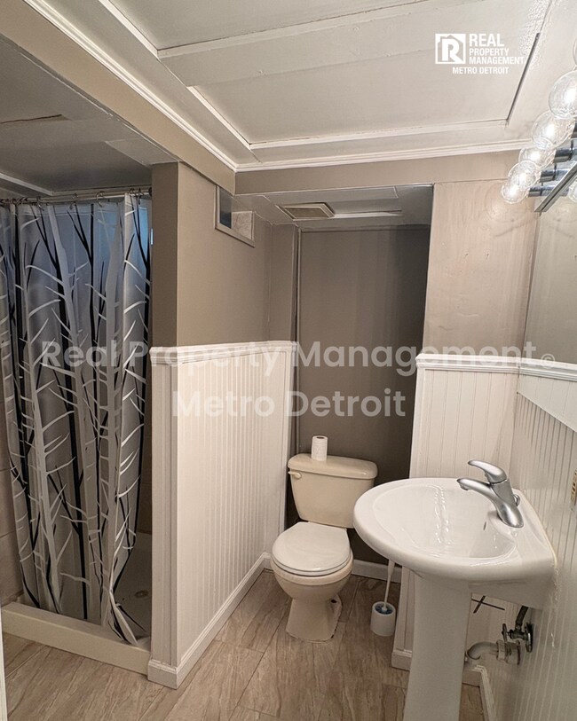 Building Photo - SPRING INTO YOUR NEW HOME