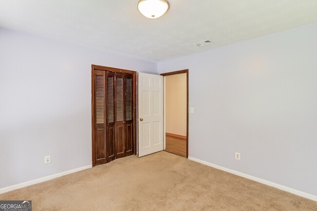 Building Photo - 135 Bruce Ln