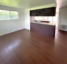 Building Photo - 38923060 - GW