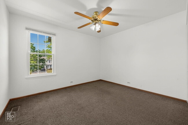 Building Photo - 1705 College Green Dr