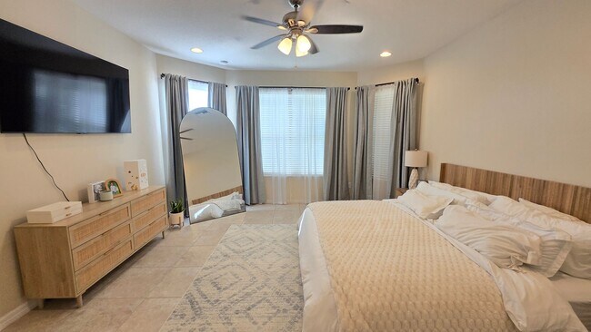 Building Photo - Beautiful 4 Bed / 3.5 Bath Home ~ Available April 1st!