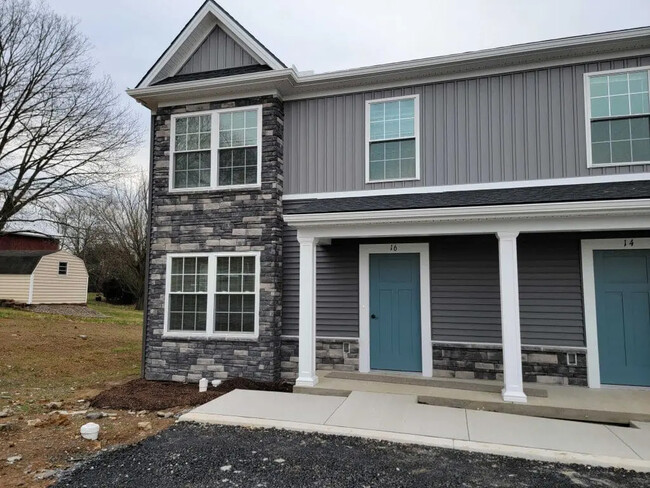 Building Photo - 16 Burk Ct