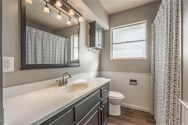 Building Photo - 12 Shirley Ln