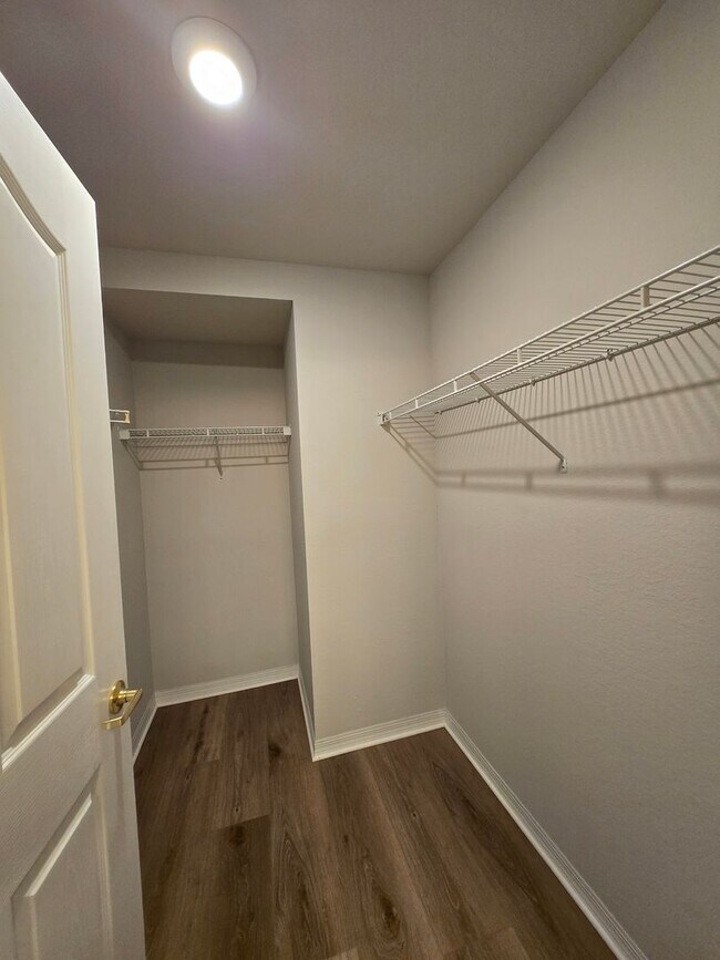 Building Photo - 3rd FL 2/2 Condo Charleston Place