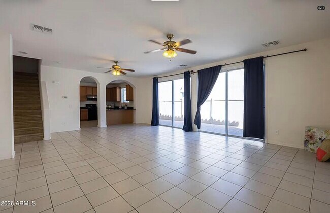 Building Photo - 3701 E Hans Dr