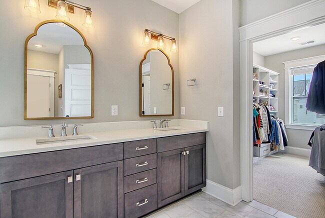 Building Photo - 1636 Juliana St