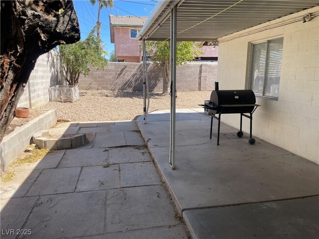 Building Photo - 2198 Capistrano Ave