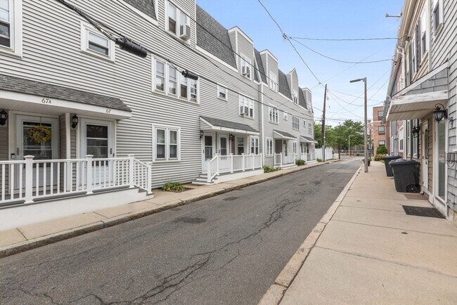 Building Photo - 63 Bolton St