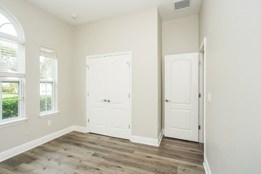 Building Photo - 206 Montara Drive
