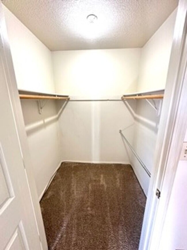 Building Photo - 1-Bed/ 1-Bath unit in Beautiful Loma Linda gated Subdivision Deposit-$825/Rent-$825