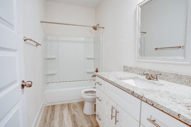 Building Photo - 1756 Thomas St