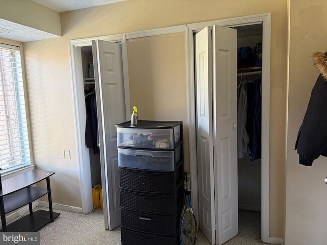 Building Photo - 7925 Mandan Rd