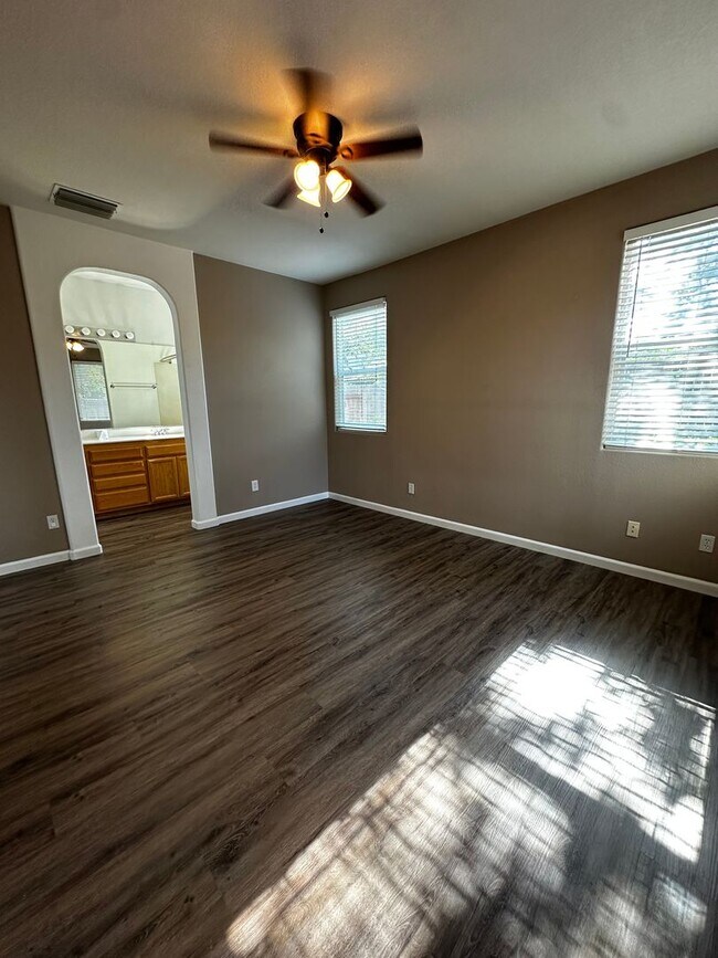 Building Photo - Beautiful Elk Grove Home