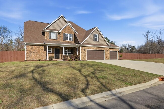 Building Photo - 206 Leland Ln