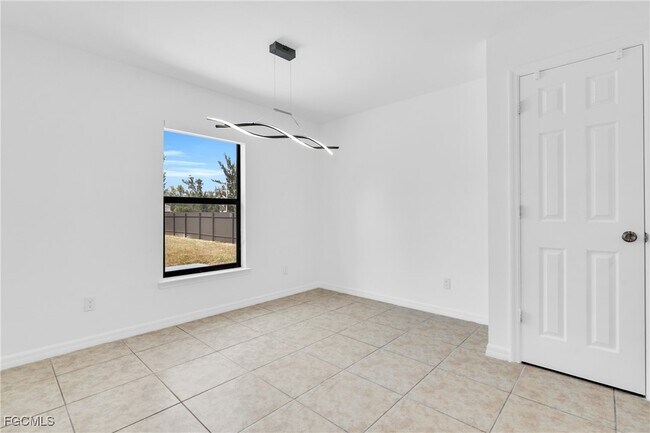 Building Photo - 1601 SW 12th Terrace