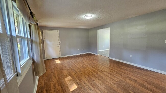 Building Photo - 342 Dunfey Ln