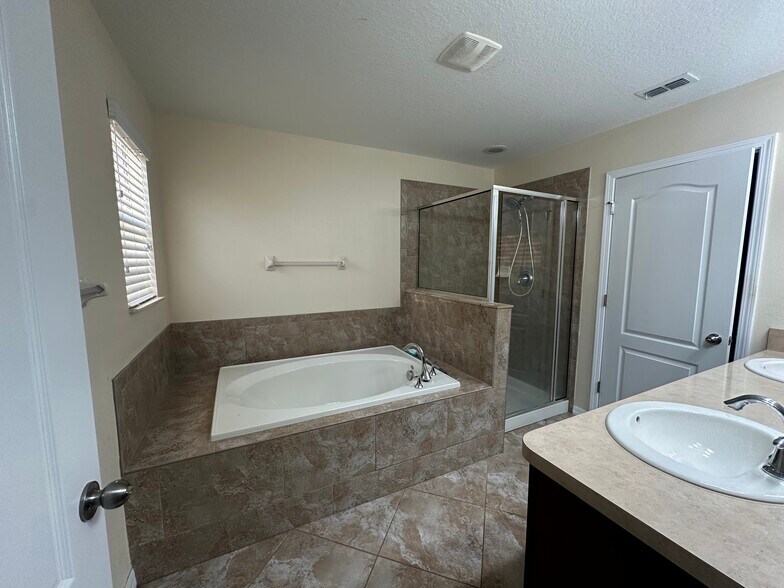 Building Photo - 15613 Mallard Rise Loop