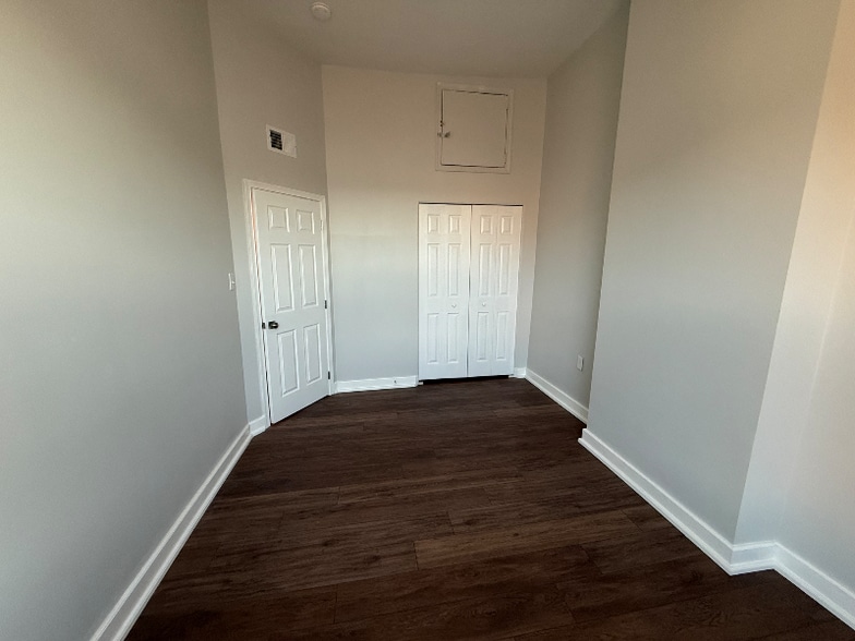 Building Photo - 234 Locust St