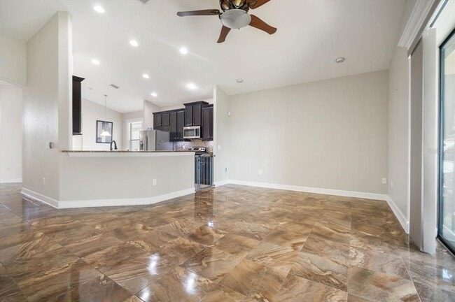 Building Photo - 8522 White Poplar Dr