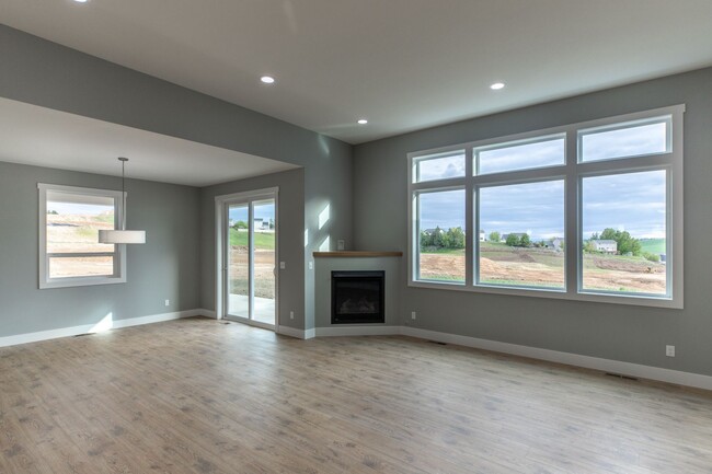 Building Photo - Beautiful 4bed 2bath home on Military Hill!