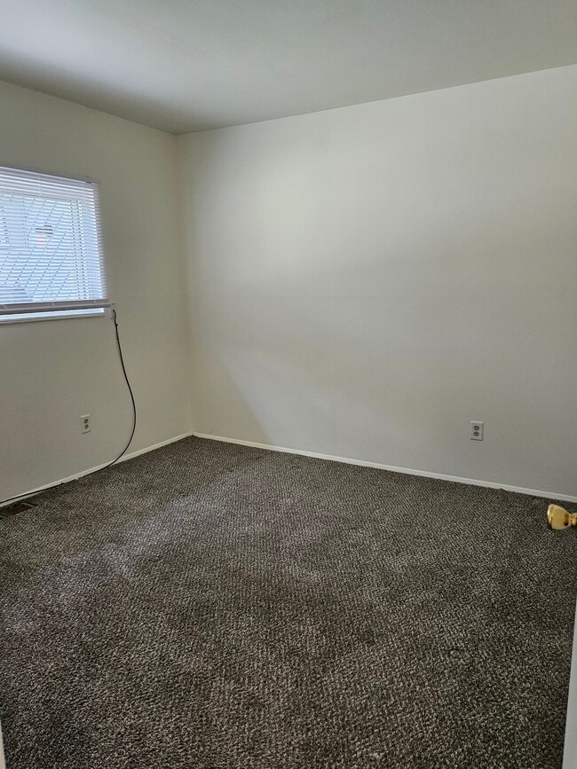 Building Photo - 3033 Northgate Ave