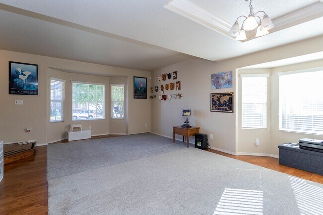Building Photo - Spacious 6-Bedroom Home in Lorson Ranch!