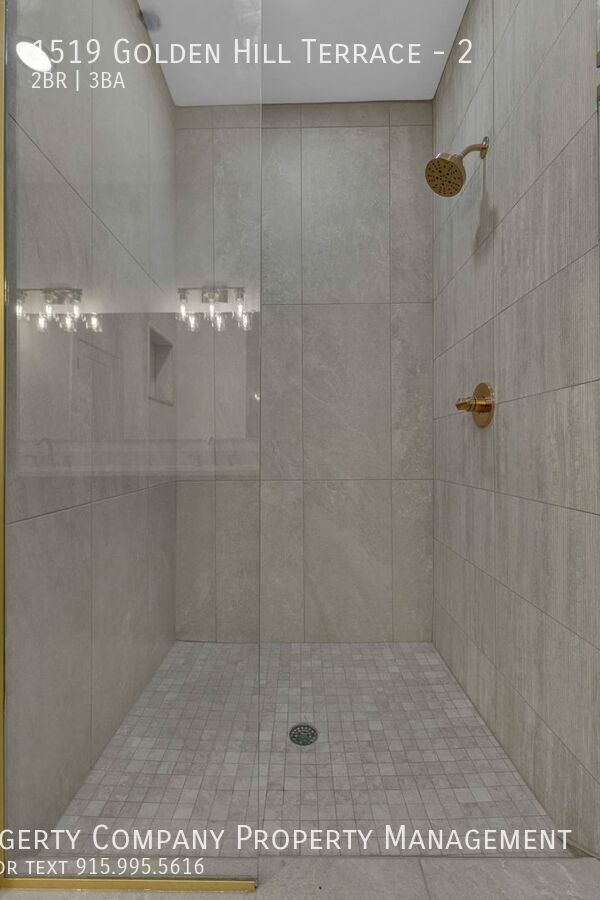 Building Photo - 1519 Golden Hill Terrace