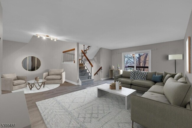 Building Photo - 107 Wimbledon Square